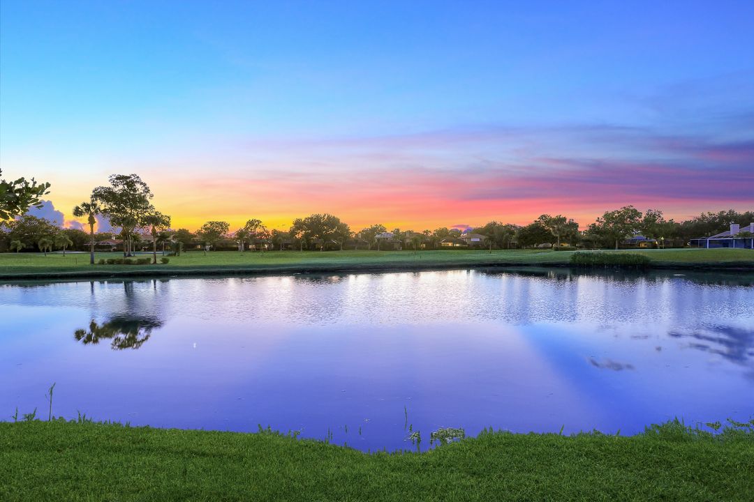 10366 Quail Crown Dr, Naples, FL 34119