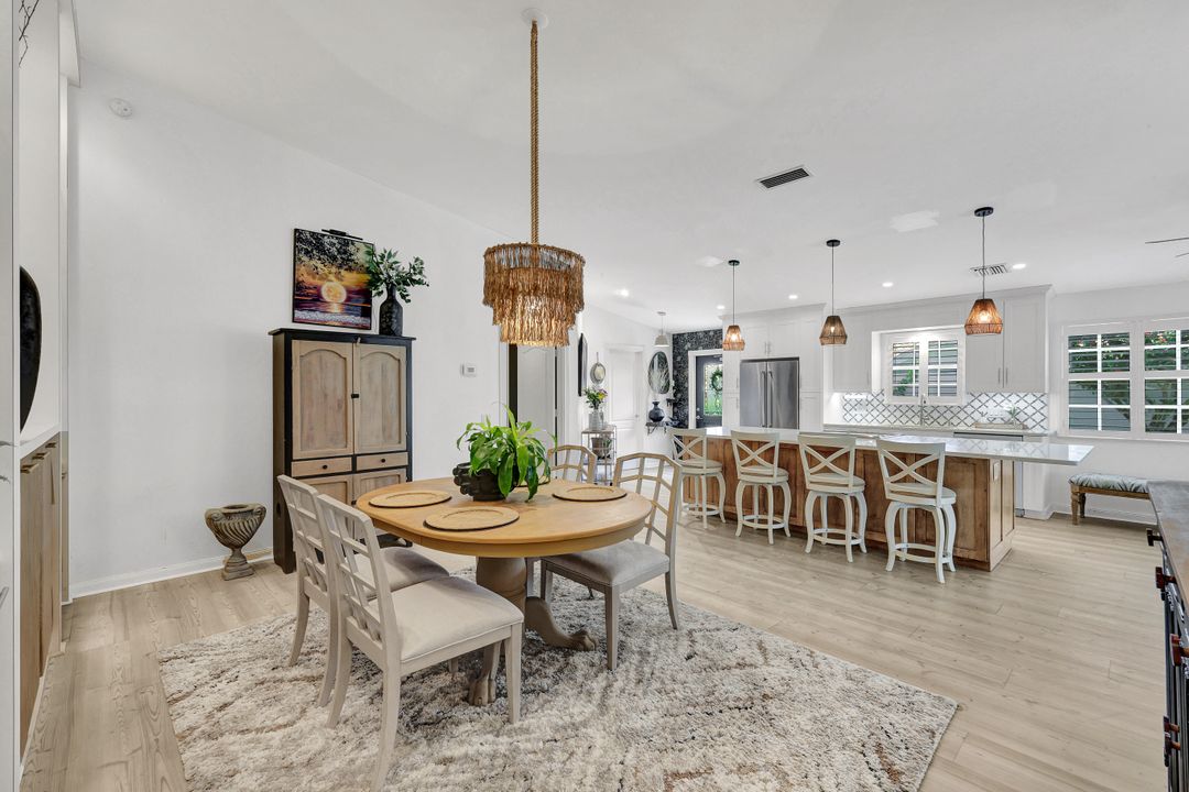 5011 Kingston Way, Naples, FL 34119