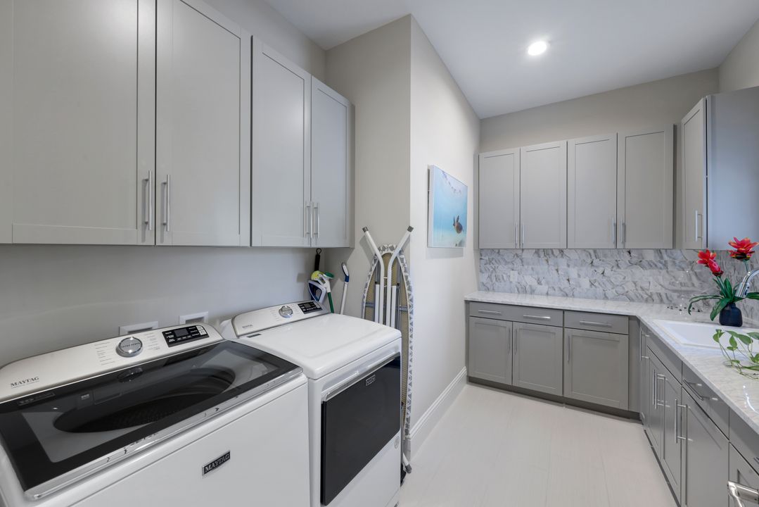 8931 Nevis Wy, Naples, FL 34112