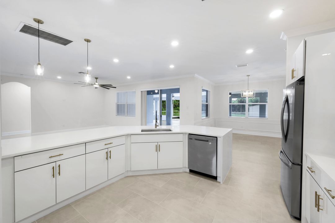 2180 12th Ave NE, Naples, FL 34120