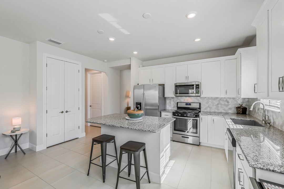 12350 Canal Grande Dr, Fort Myers, FL 33913