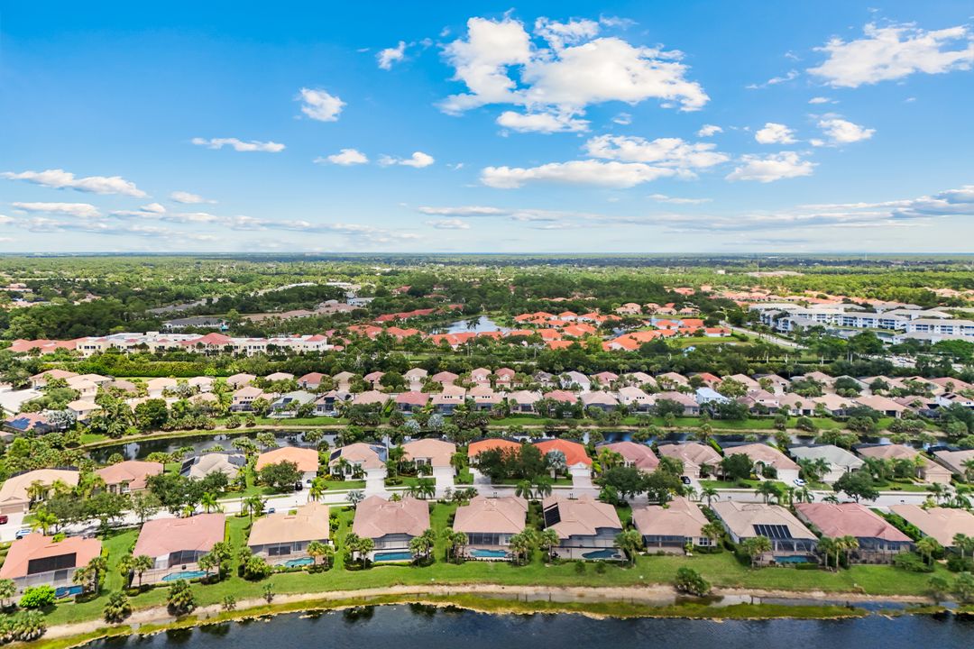 8223 Potomac Ln, Naples, FL 34104