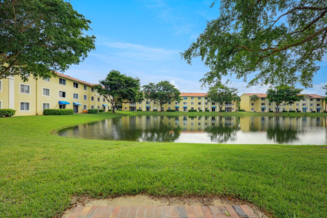 8298 Key Royal Ln #415, Naples, FL 34119