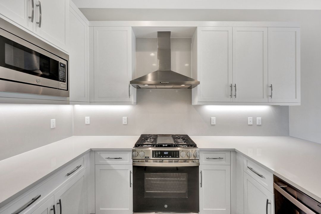 20738 Fair Oak Ln, Estero, FL 33928