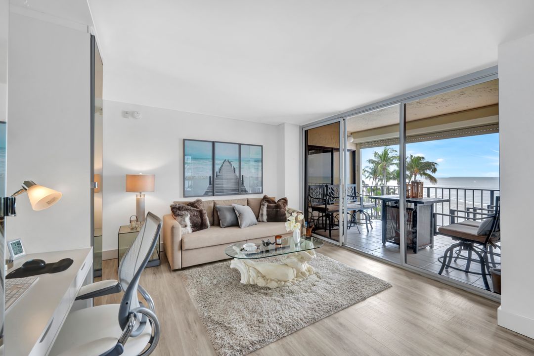 3115 Gulf Shore Blvd N #205-S, Naples, FL 34103