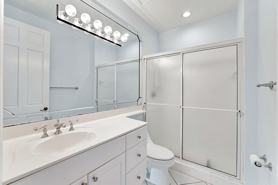 1940 Cascades Dr #8, Naples, FL 34112