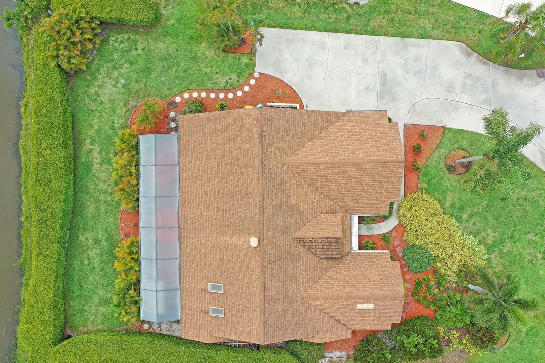 84 Valley Stream Ln, Naples, FL 34113