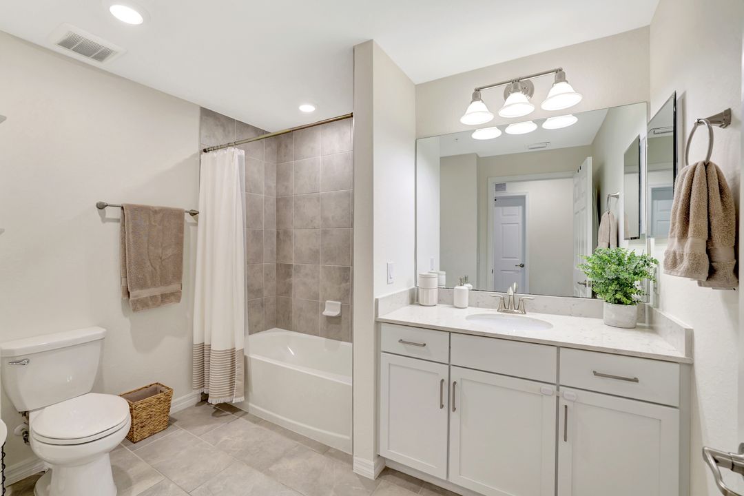 2368 Anguilla Dr #102, Naples, FL 34120