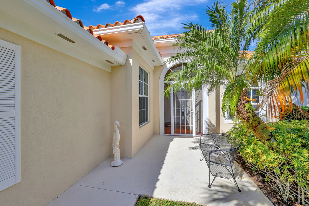 4917 San Pablo Ct, Naples, FL 34109