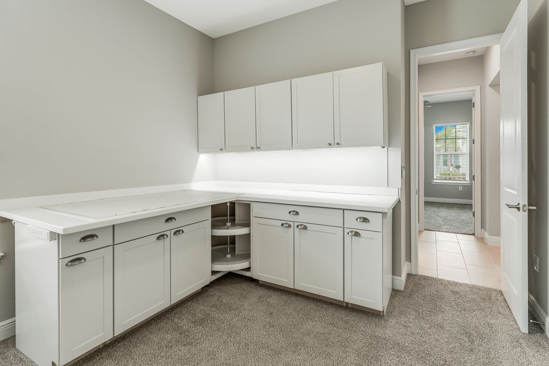 3480 Pilot Cir, Naples, FL 34120