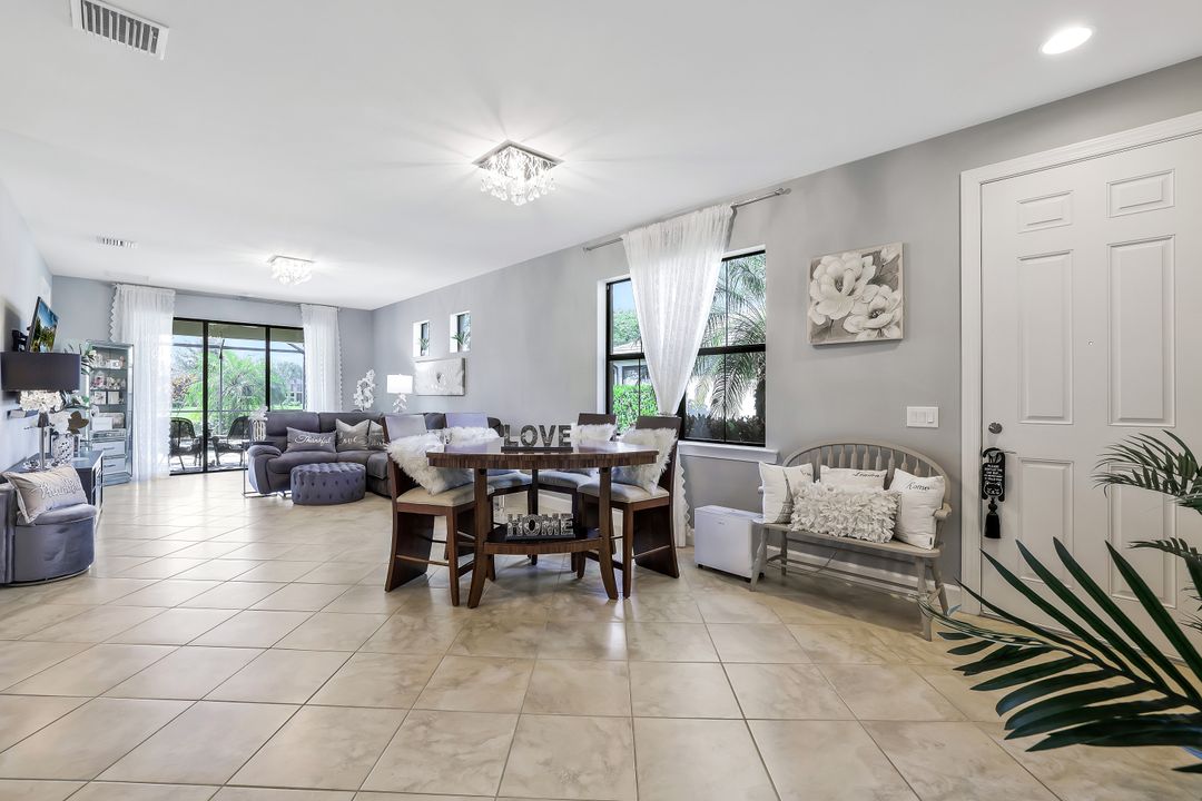 7659 Jacaranda Ln, Naples, FL 34114