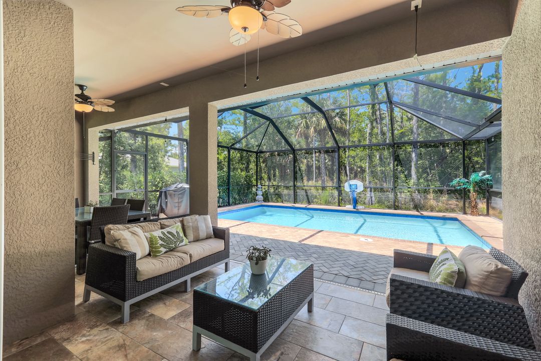 575 12th Ave NW, Naples, FL 34120