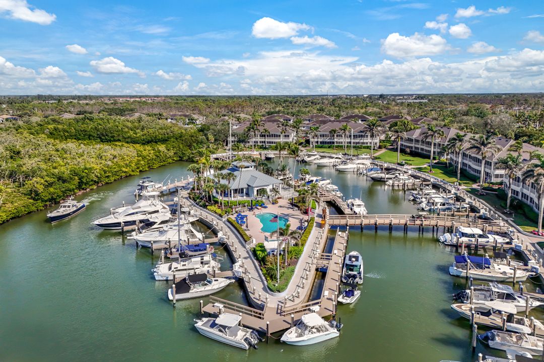 2488 Breakwater Wy #13-201, Naples, FL 34112