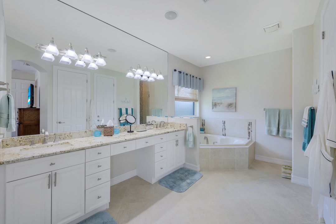 910 Montego Ct, Marco Island, FL 34145