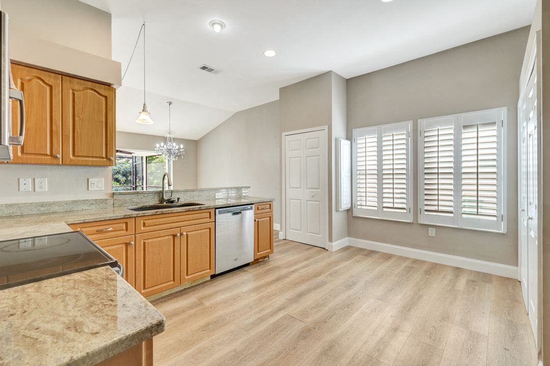 3650 Kent Dr, Naples, FL 34112