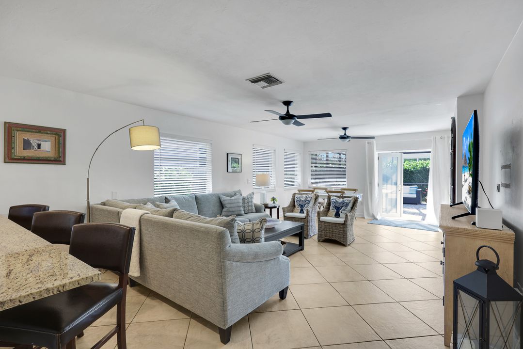 768 96th Ave N, Naples, FL 34108