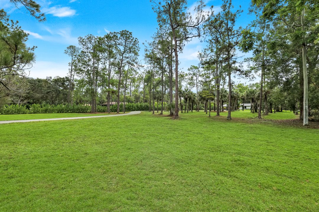 5100 Mahogany Ridge Dr, Naples, FL 34119