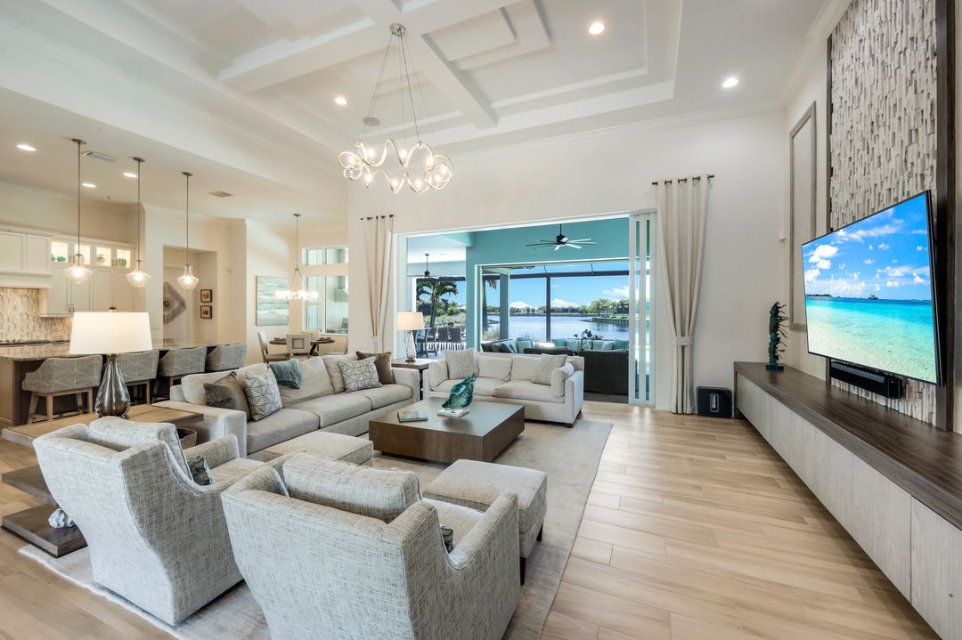 6259 Lightbourn Wy, Naples, FL 34113