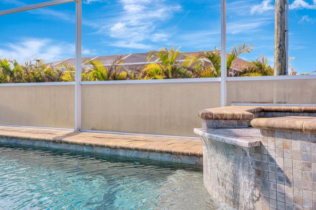 1904 NE 18th Pl, Cape Coral, FL 33909