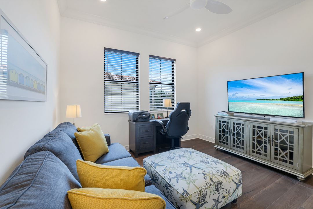 16374 Viansa Wy #302, Naples, FL 34110