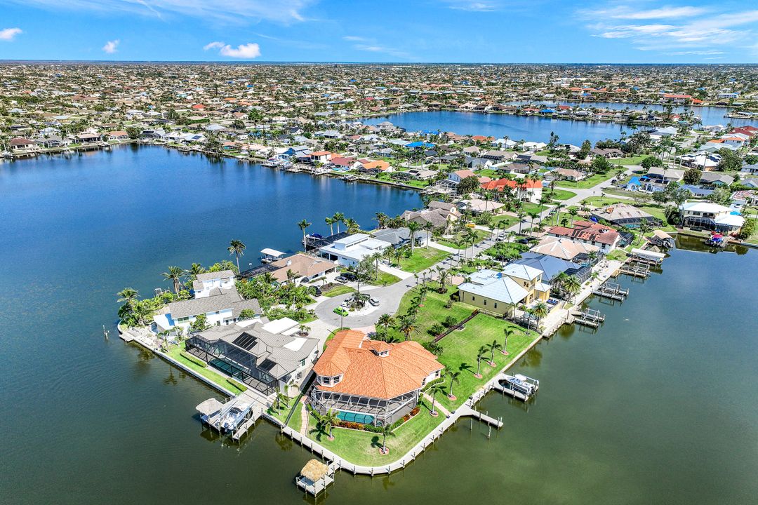 5231 SW 5th Pl, Cape Coral, FL 33914