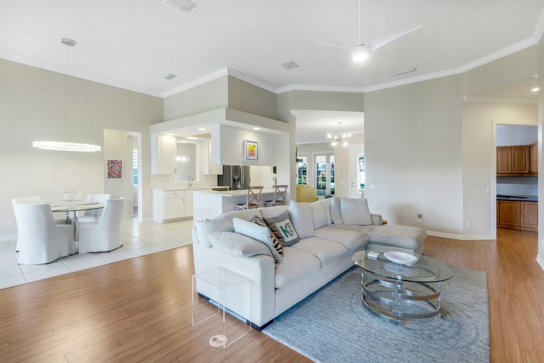 4772 Martinique Wy, Naples, FL 34119