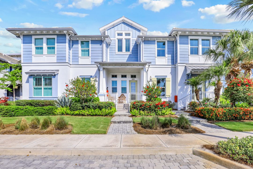 6577 Dominica Dr, Naples, FL 34113