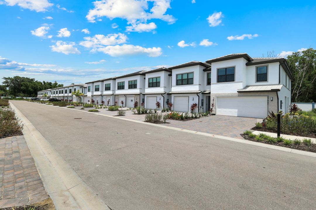 27907 Radiant Ct, Bonita Springs, FL 34135