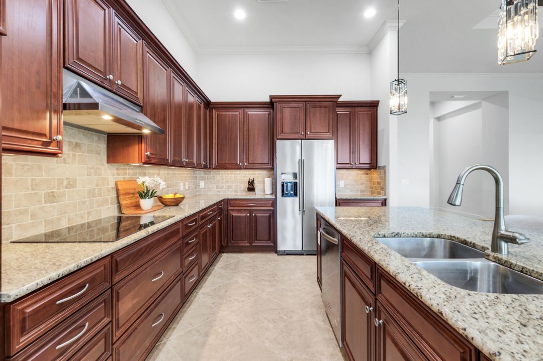 9305 Quarry Dr, Naples, FL 34120