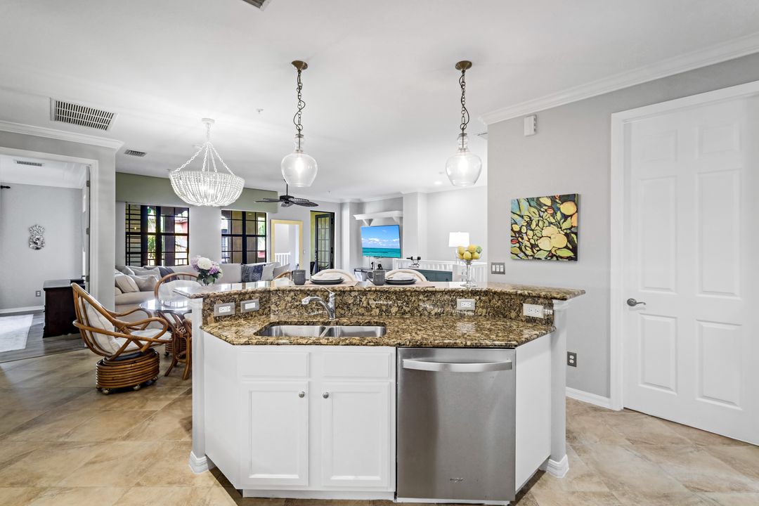 8949 Malibu St #302, Naples, FL 34113