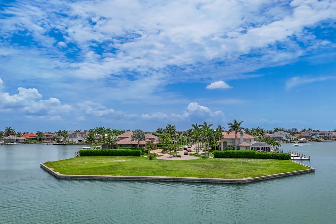 620 Rockport Ct, Marco Island, FL 34145