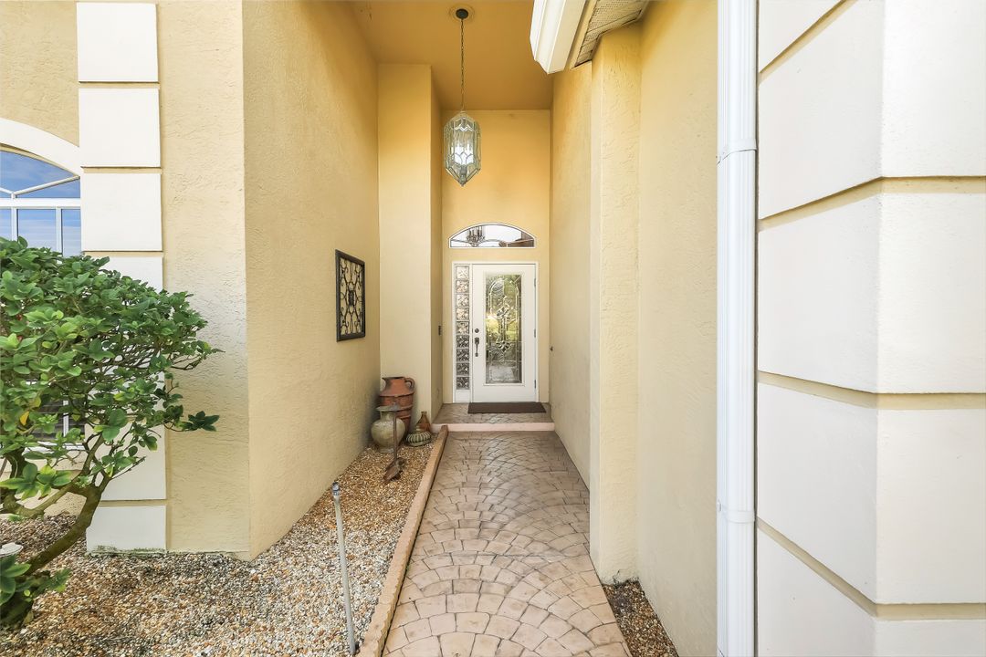 25681 Springtide Ct, Bonita Springs, FL 34135