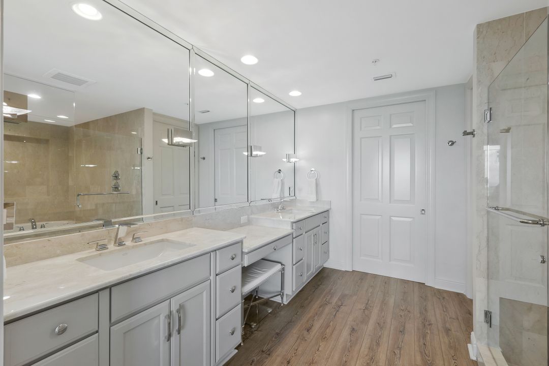 275 Indies Way #1701, Naples, FL 34110