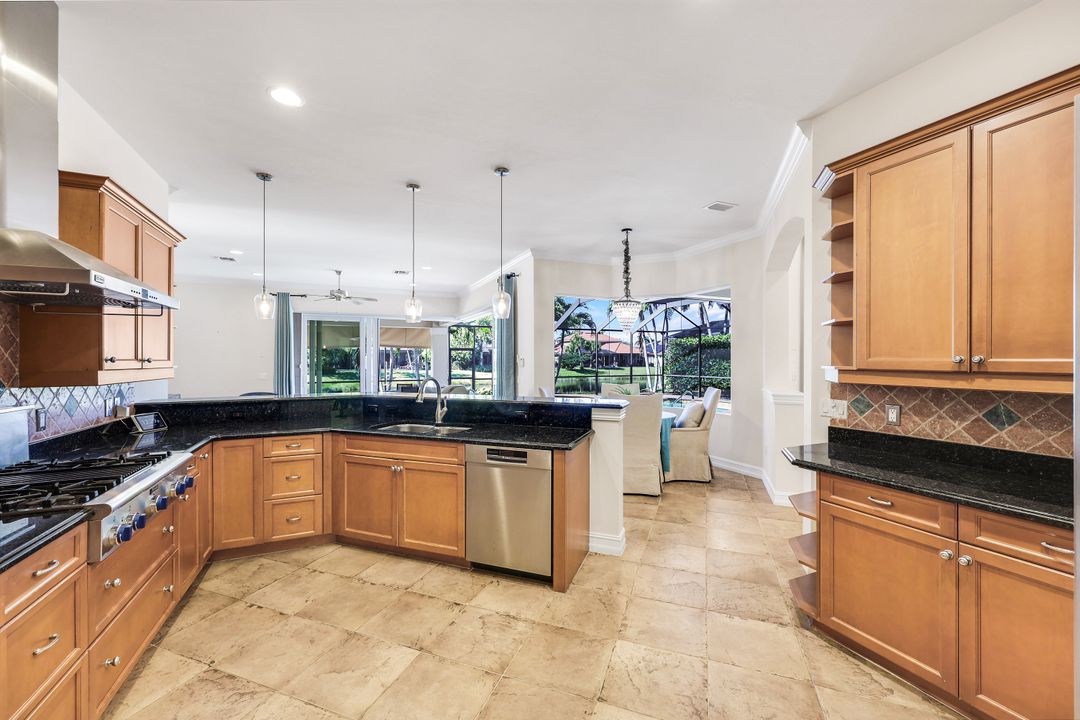 4963 Rustic Oaks Cir, Naples, FL 34105