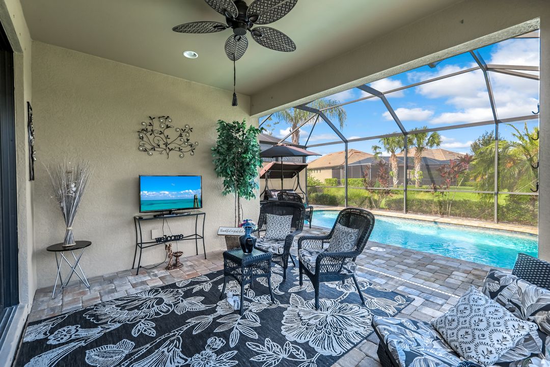 7659 Jacaranda Ln, Naples, FL 34114