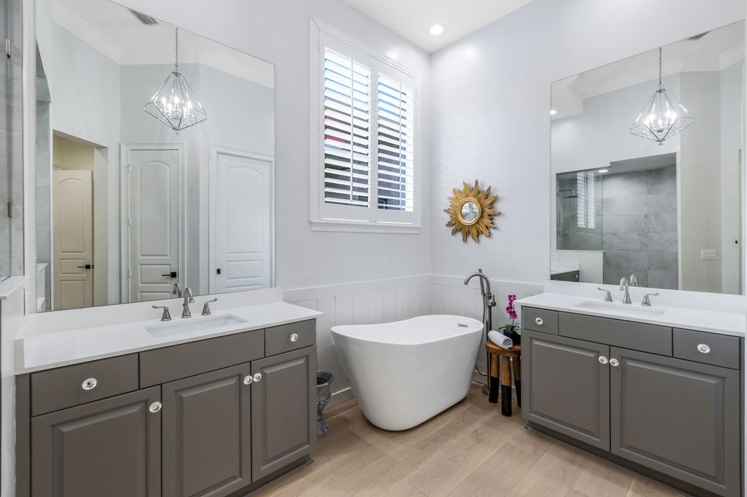 7395 Monteverde Way, Naples, FL 34119