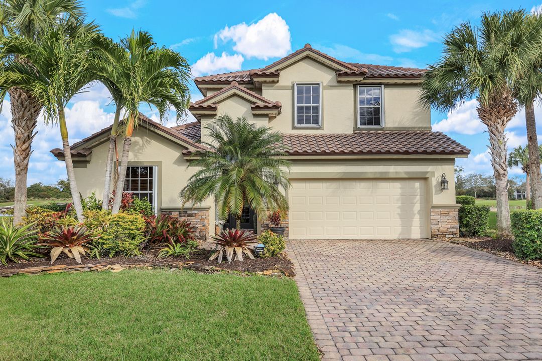 9175 Shale Ct, Naples, FL 34120