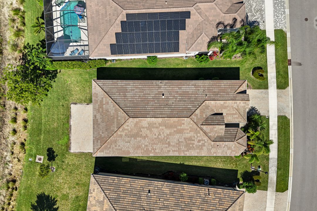 28564 Twain Dr, Bonita Springs, FL 34135