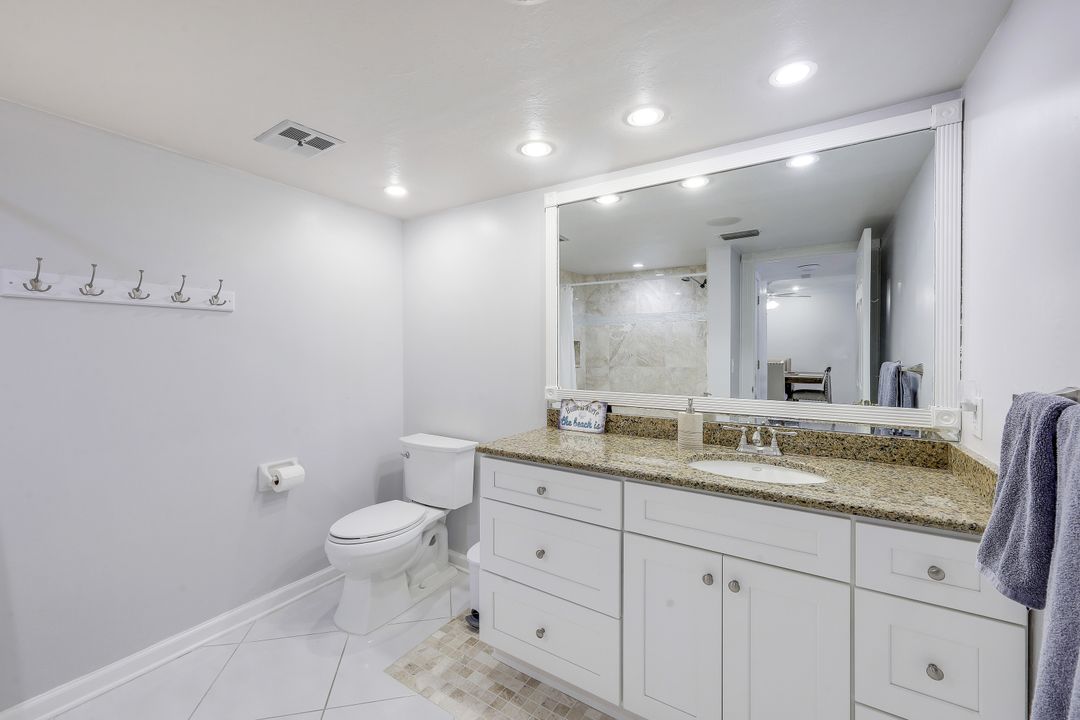 195 Cypress Way E #9, Naples, FL 34110