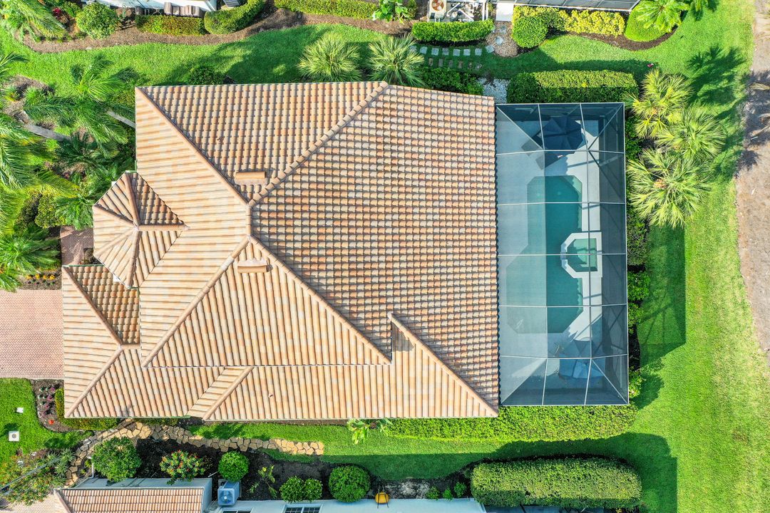 10049 St Moritz Dr, Miromar Lakes, FL 33913