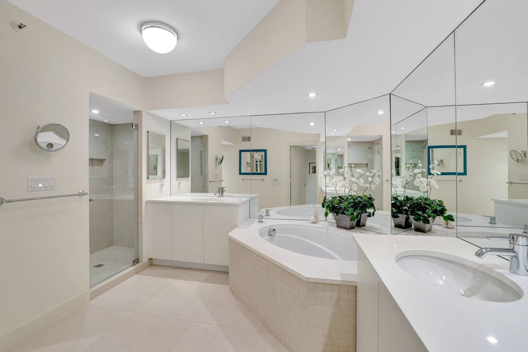 8111 Bay Colony Dr #1102, Naples, FL 34108