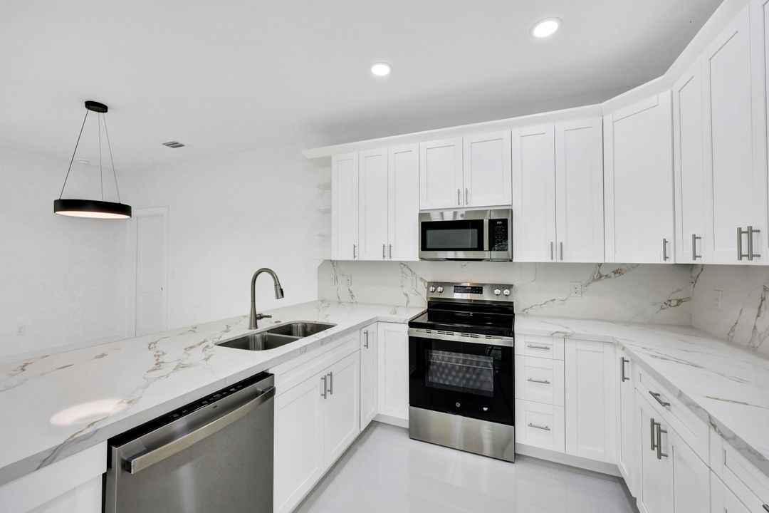 1137 Rahway St, Lehigh Acres, FL 33974
