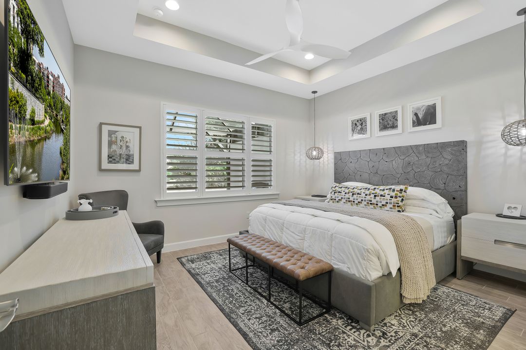 5665 Highbourne Dr, Naples, FL 34113