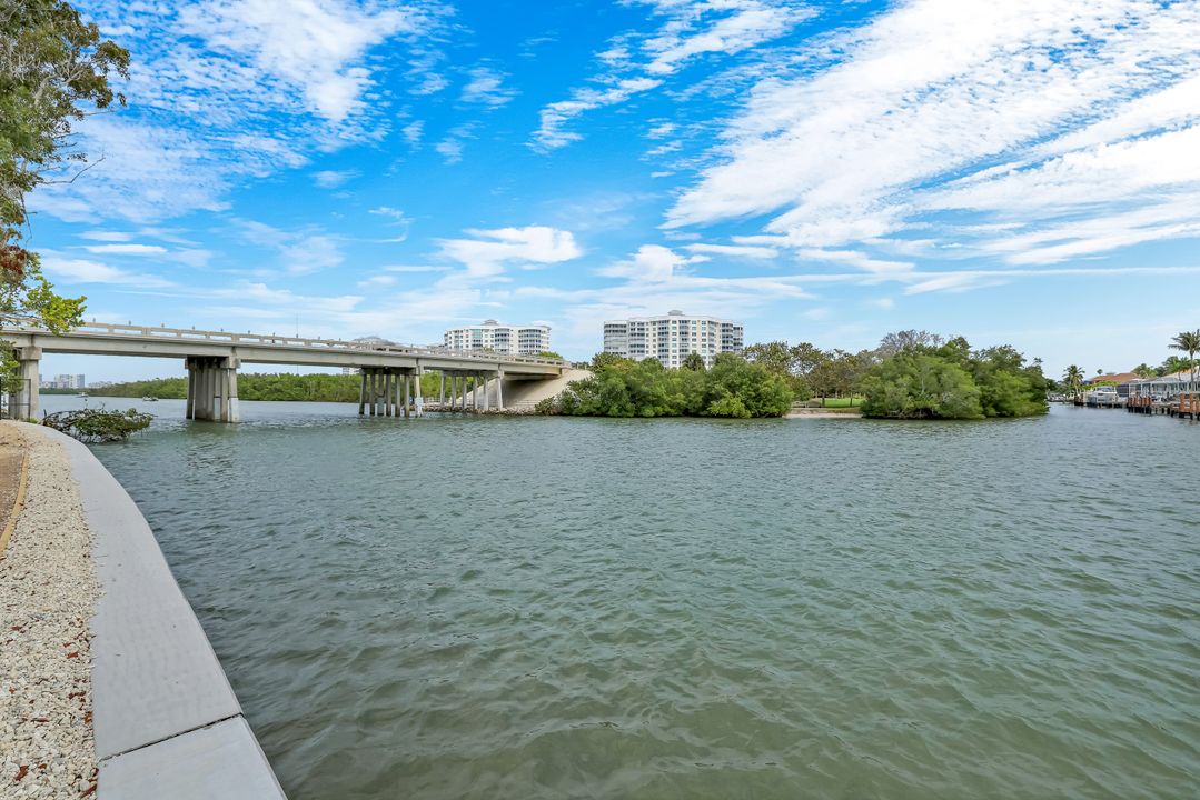 11118 Gulf Shore Dr #A401, Naples, FL 34108