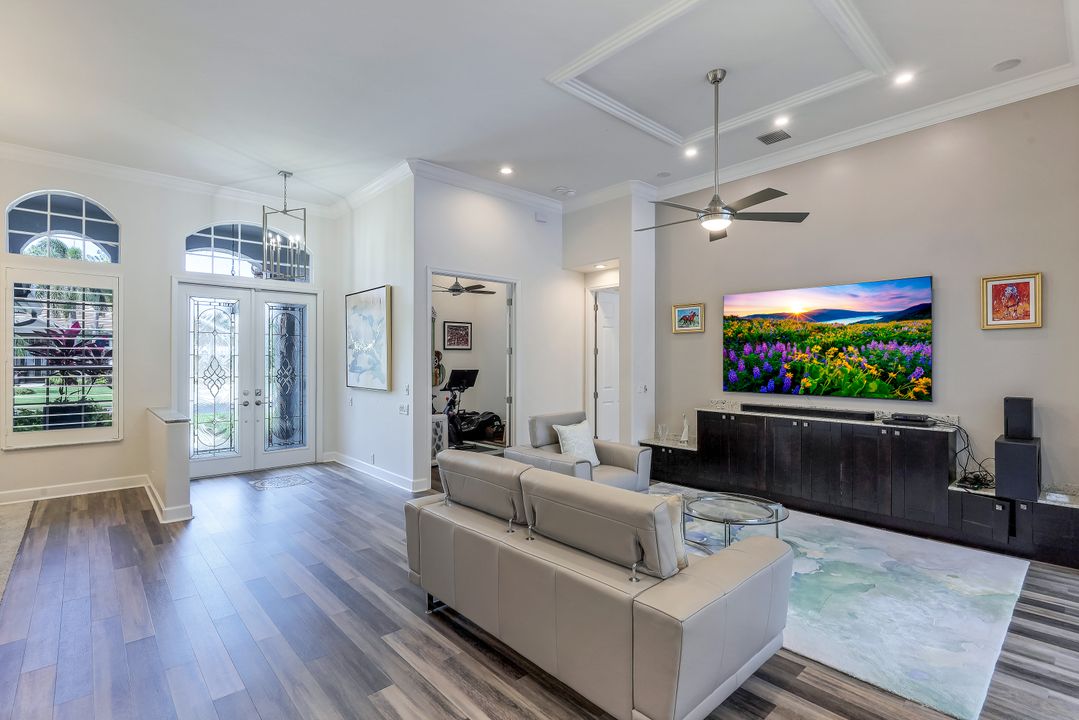 8392 Northhampton Ct, Naples, FL 34120