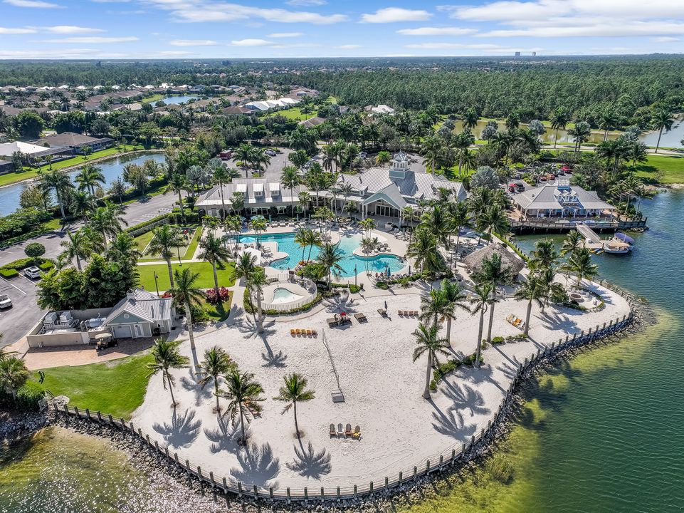 14908 Edgewater Cir, Naples, FL 34114