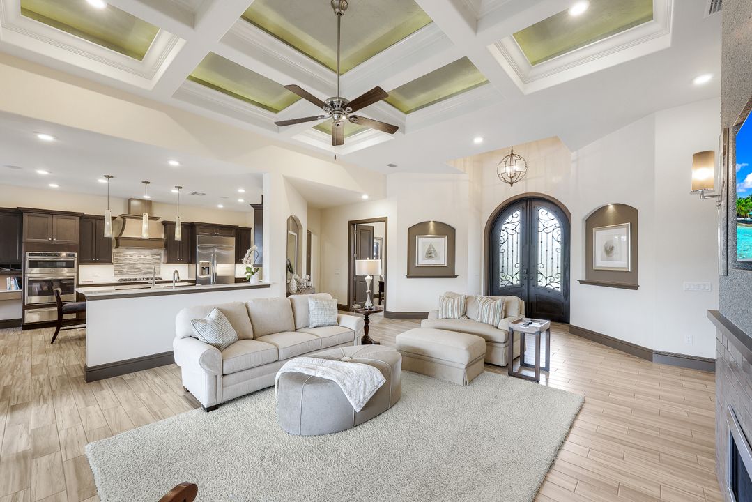 5703 Yardarm Ct, Cape Coral, FL 33914