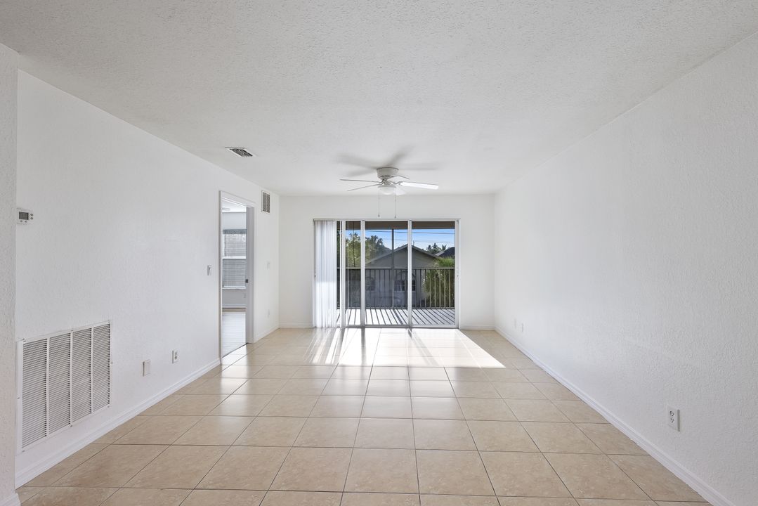 3752 Santa Barbara Blvd #202, Cape Coral, FL 33914