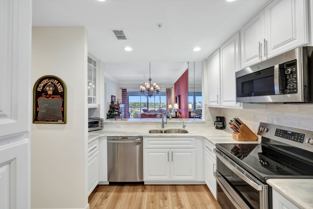 4120 Bayhead Dr #305, Bonita Springs, FL 34134