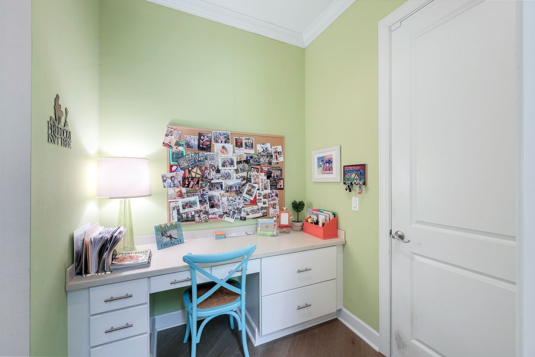 8668 Amour Ct, Naples, FL 34119